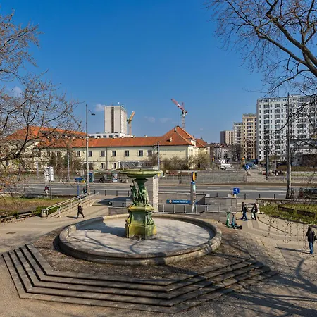 Metro Ratusz Arsenał Homely