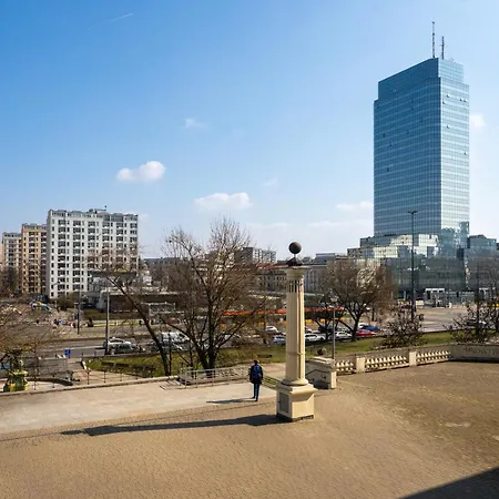 Metro Ratusz Arsenal Homely דירה