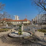 Metro Ratusz Arsenał Homely