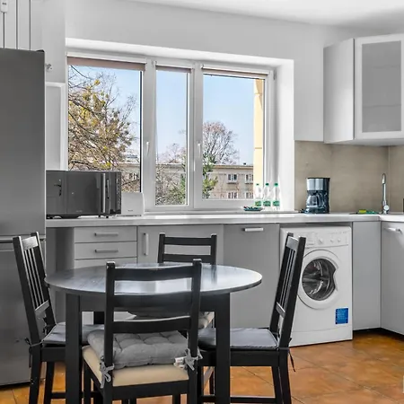 Metro Ratusz Arsenal Homely Appartement *