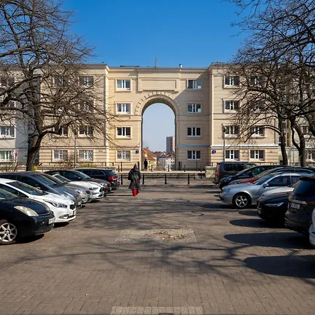 Metro Ratusz Arsenal Homely Appartement *